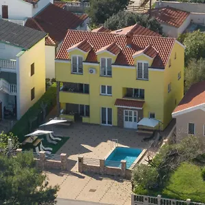 Apartmán Oliva, Vrsi