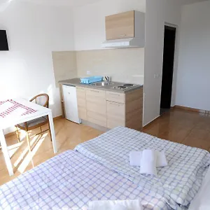  Apartman Deli